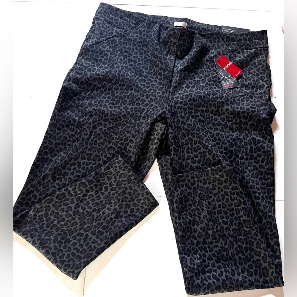Avenue Ponte Pull On Women's Gray Leopard Print Leggings - NWT